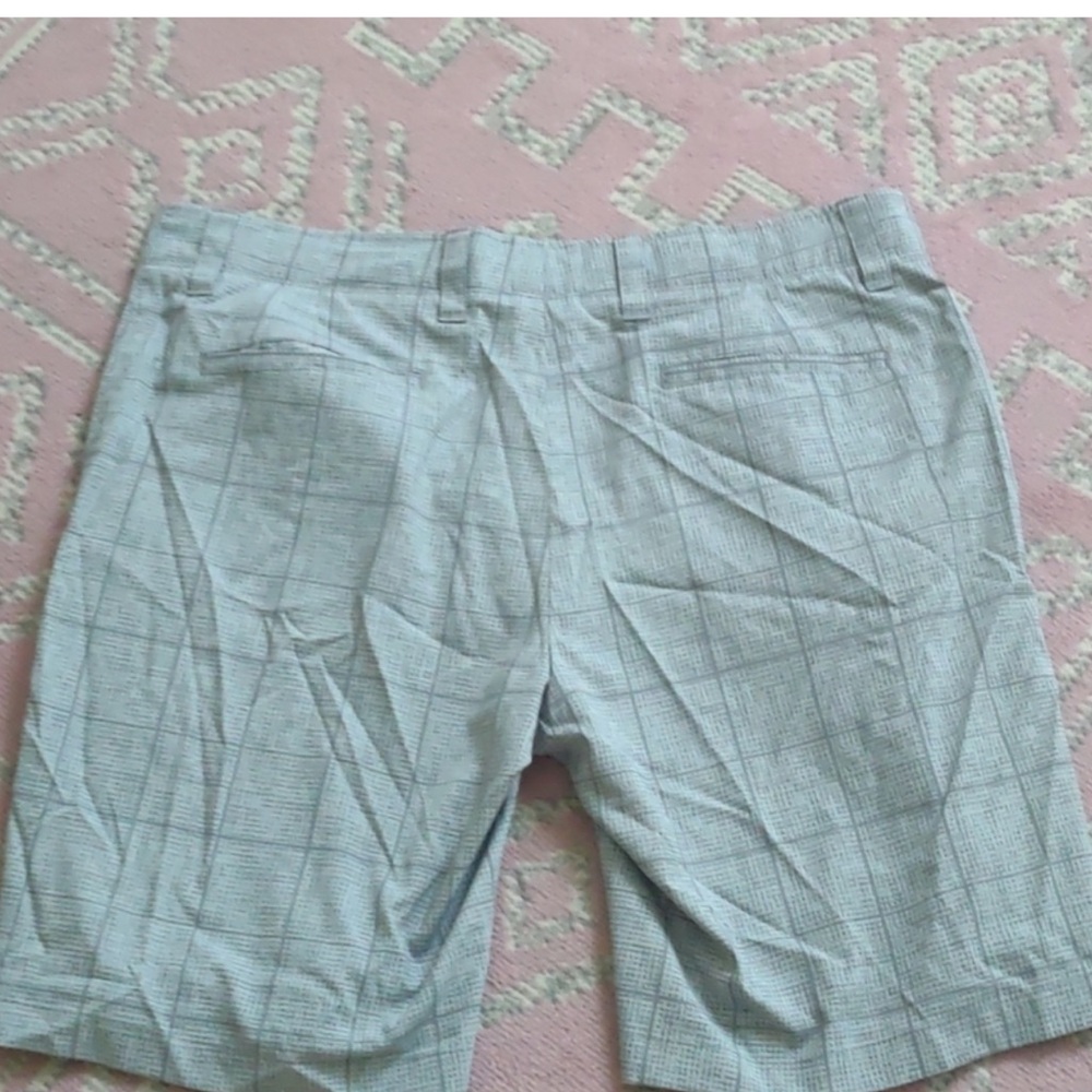 Callaway Gray Patterned Shorts